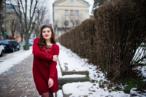 BEST SWEATER DRESSES FOR PETITES: The Ultimate style guide