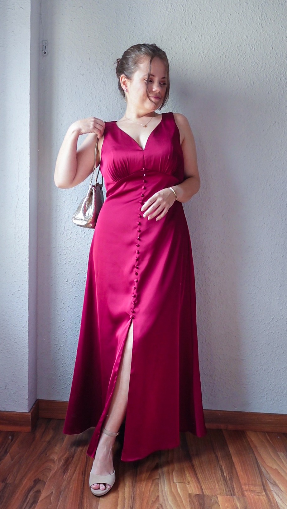 The best flattering wedding guest dress for Petites |